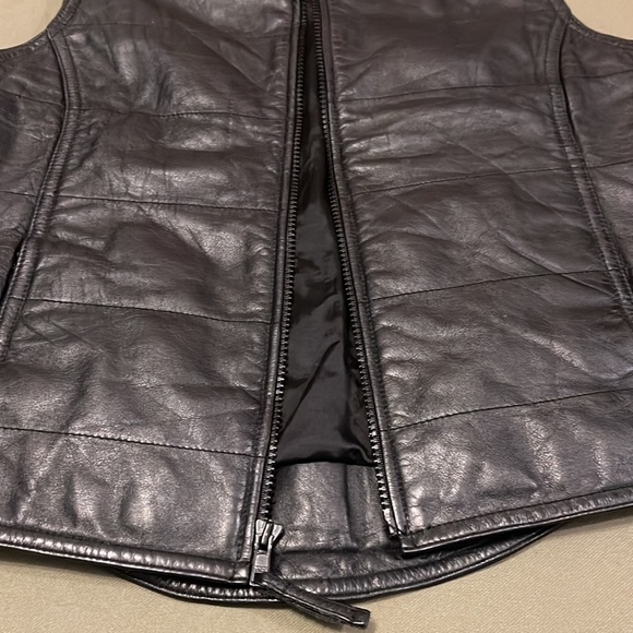 GAP  Black color 💯% leather riding  Womens VEST size SMALL w pockets - Picture 10 of 15